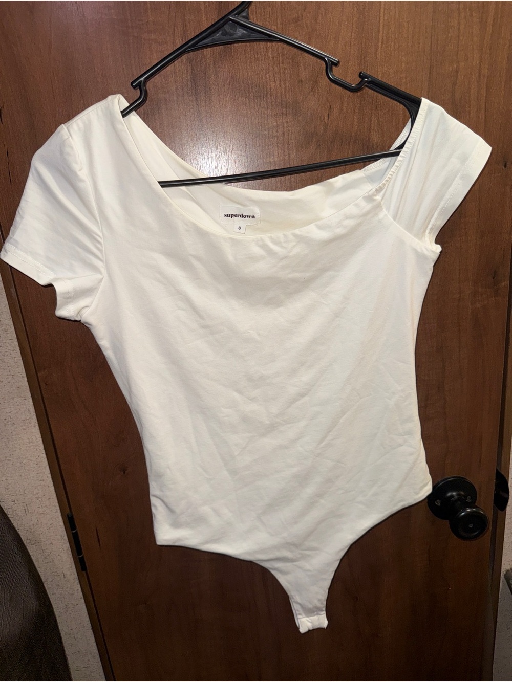 superdown White Scoop Neck Short Sleeve Bodysuit